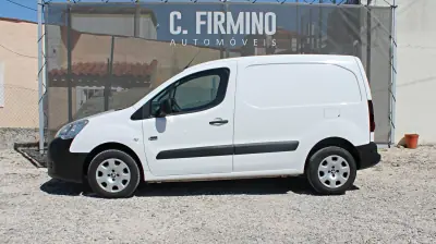 Peugeot Partner 2015 - 12450 EUR, 137164 km - 137164km - foto 10 de 20