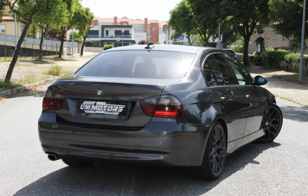 BMW 320 2008 - 8990 EUR, 338000 km - AUTO.MOTO.pt - 338000km - foto 7 de 35