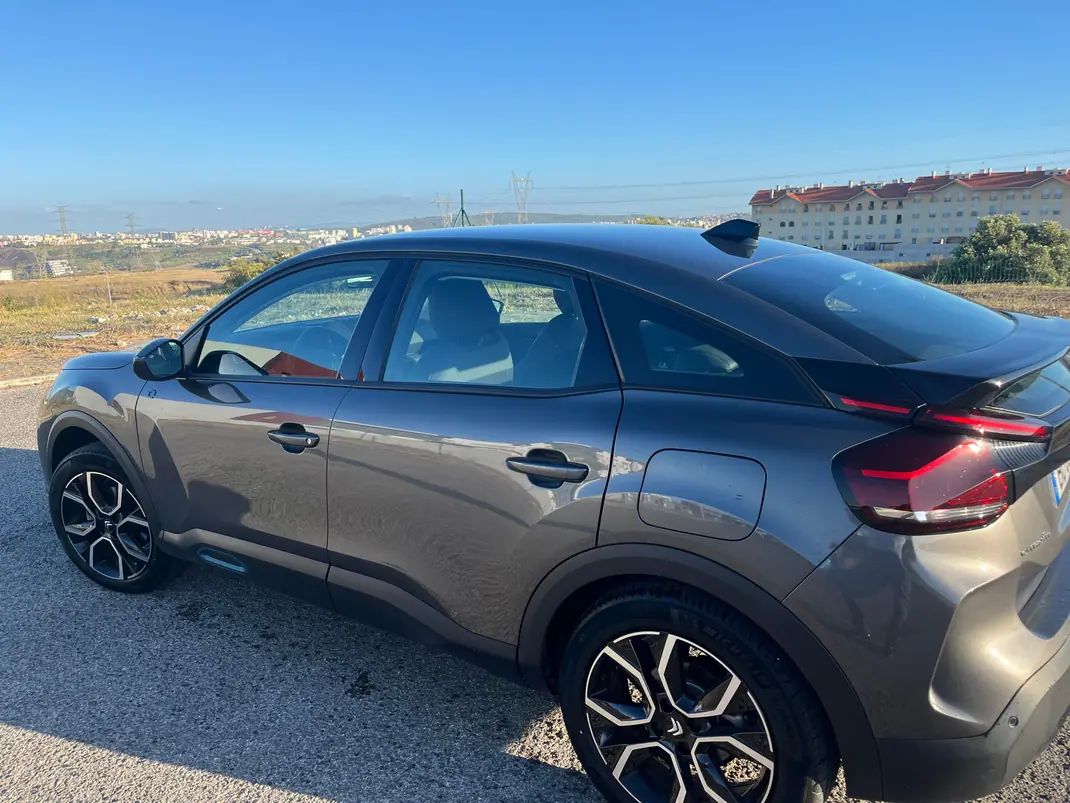Citroën e-C4 2023 - 20990 EUR, 18450 km - 18450km - foto 9 de 13