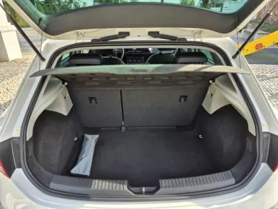 SEAT Leon 2014 - 13900 EUR, 222880 km - AUTO.MOTO.pt - 222880km - foto 19 de 21