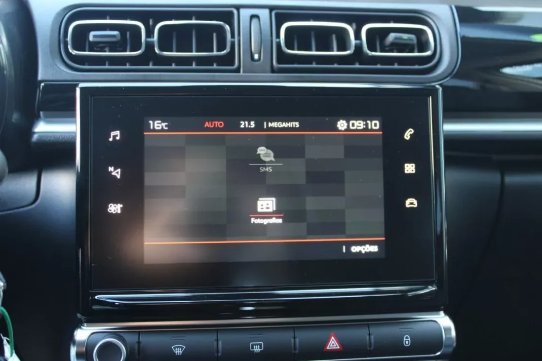 Citroën C3 2024 - 16400 EUR, 11 km - AUTO.MOTO.pt - 11km - foto 10 de 14