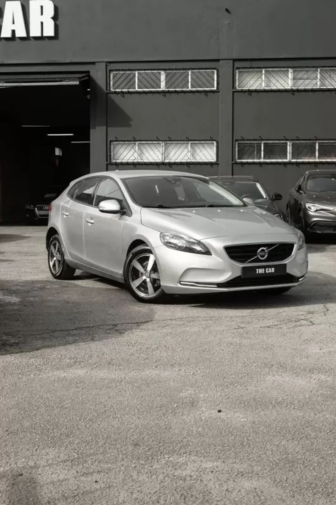 Volvo V40 2013 - 10999 EUR, 275270 km - AUTO.MOTO.pt - 275270km - foto 4 de 24