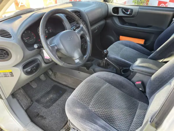 Hyundai Santa Fe 2003 - 5990 EUR, 215865 km - AUTO.MOTO.pt - 215865km - foto 10 de 18