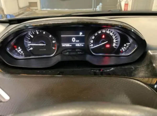 Peugeot 2008 2016 - 9740 EUR, 147506 km - AUTO.MOTO.pt - 147506km - foto 2 de 9
