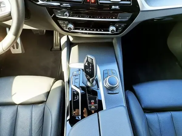 BMW 620 Gran Turismo 2022 - 44900 EUR, 88000 km - AUTO.MOTO.pt - 88000km - foto 25 de 38