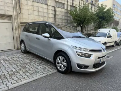 Citroën C4 Grand Picasso 2014 - 8950 EUR, 217000 km - AUTO.MOTO.pt - 217000km - foto 2 de 16