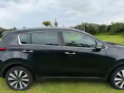 Kia Sportage 2016 - 14500 EUR, 113500 km - AUTO.MOTO.pt - 113500km - foto 11 de 12
