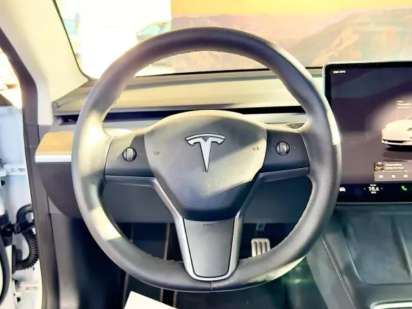 Tesla Model 3 2022 - 39900 EUR, 40060 km - AUTO.MOTO.pt - 40060km - foto 21 de 35