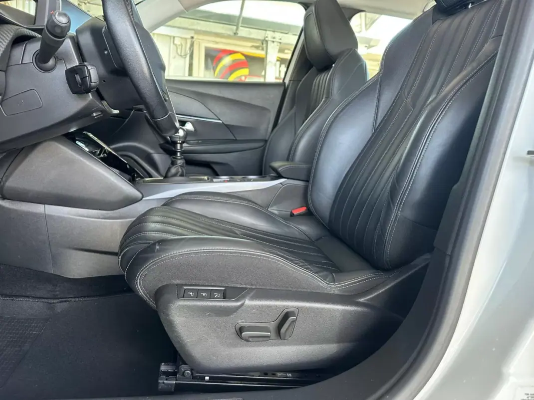 Peugeot 2008 2020 - 20900 EUR, 90290 km - AUTO.MOTO.pt - 90290km - foto 16 de 32