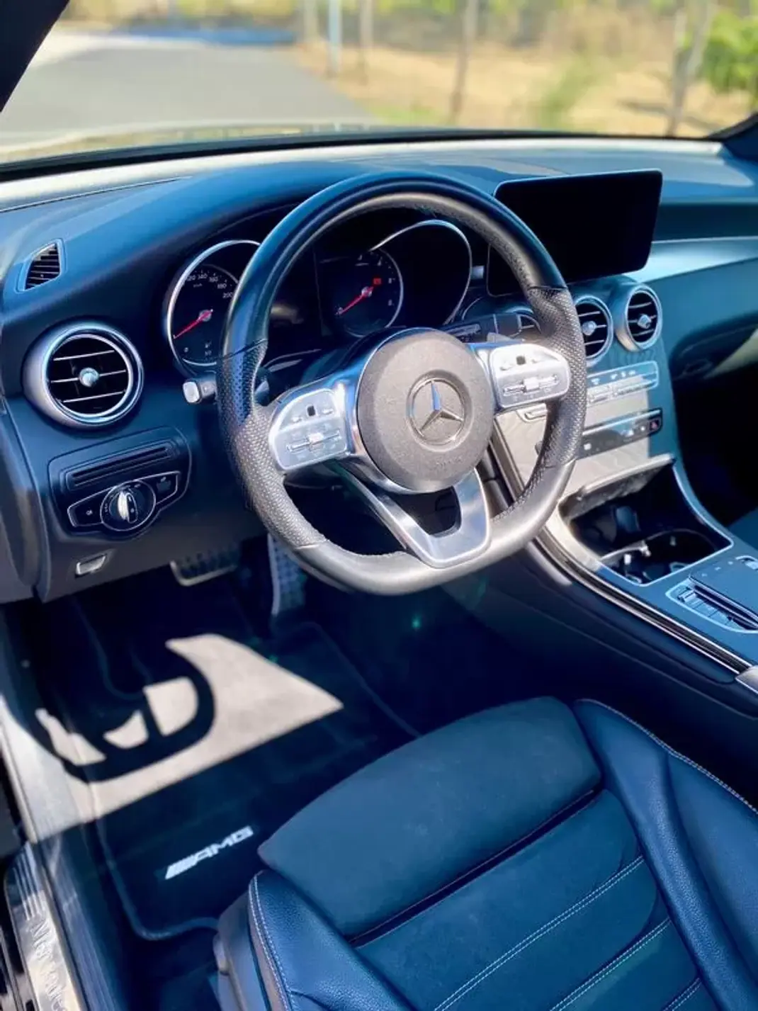 Mercedes-Benz GLC 300 2021 - 45900 EUR, 91900 km - AUTO.MOTO.pt - 91900km - foto 6 de 17