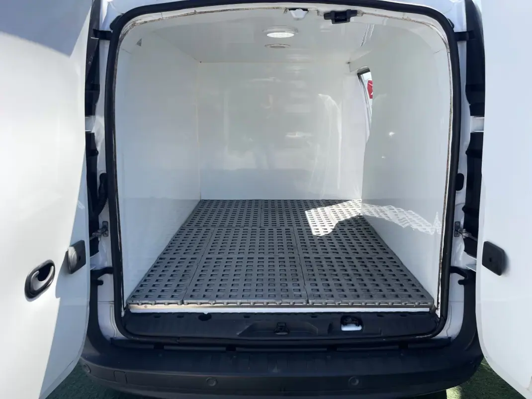 Renault 2021 - 14990 EUR, 90915 km - AUTO.MOTO.pt - 90915km - foto 17 de 17