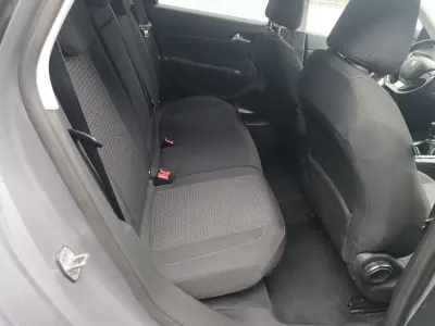 Peugeot 308 2020 - 13900 EUR, 168102 km - AUTO.MOTO.pt - 168102km - foto 25 de 28