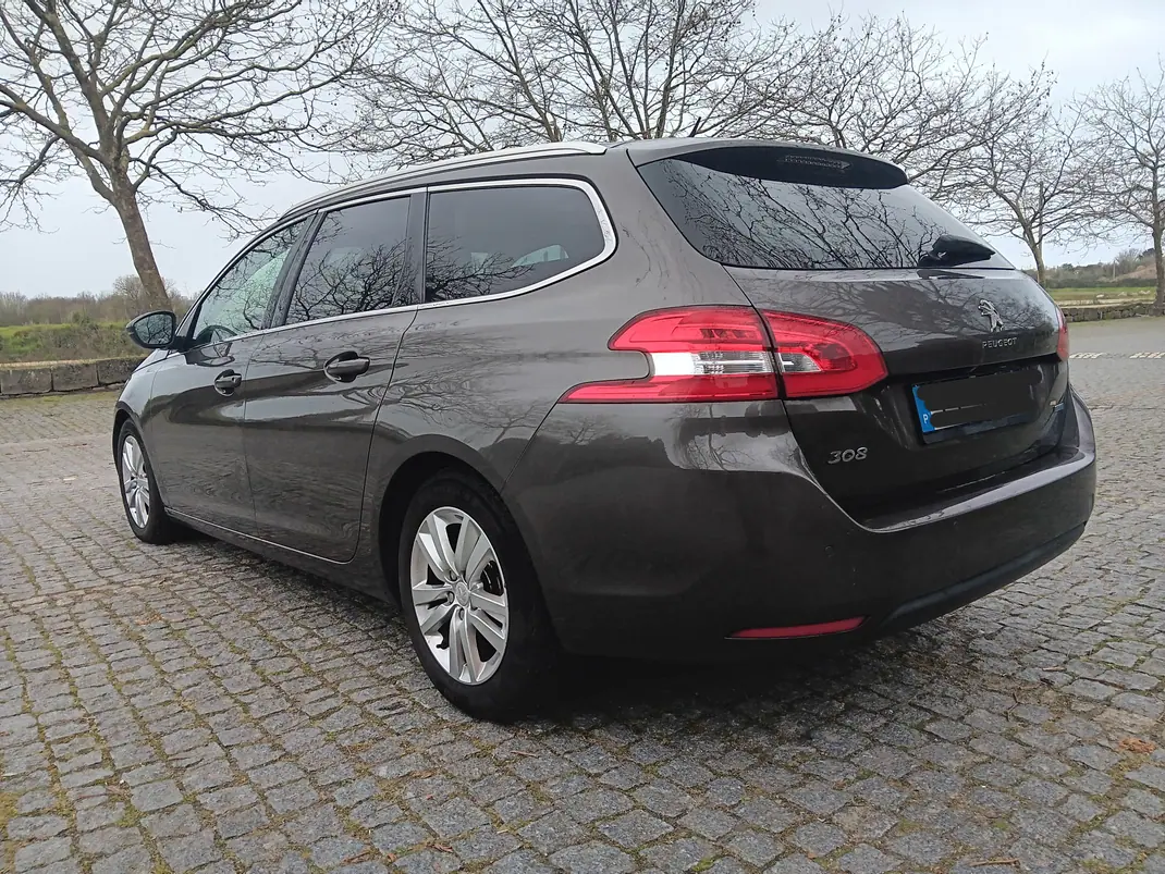 Peugeot 308 SW 2014 - 6490 EUR, 202000 km - 202000km - foto 4 de 15