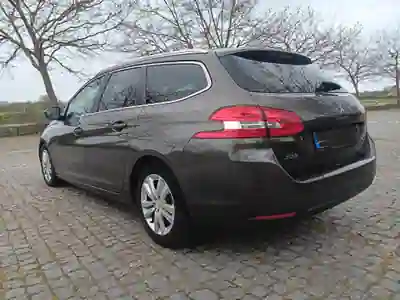 Peugeot 308 SW 2014 - 6490 EUR, 202000 km - 202000km - foto 4 de 15