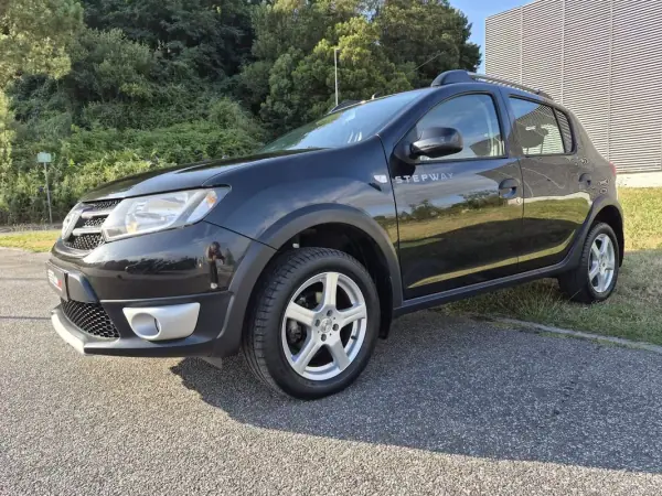 Dacia Sandero 2016 - 10499 EUR, 31976 km - AUTO.MOTO.pt - 31976km - foto 3 de 26