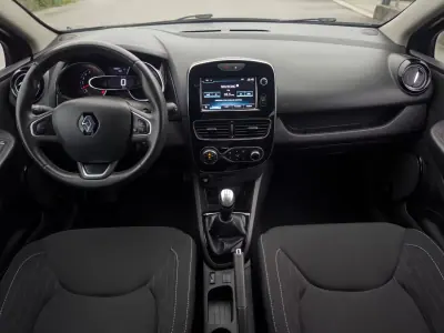 Renault Clio 2019 - 10990 EUR, 128000 km - AUTO.MOTO.pt - 128000km - foto 39 de 43