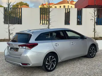 Toyota Auris Touring Sports 2016 - 13950 EUR, 98019 km - AUTO.MOTO.pt - 98019km - foto 8 de 28
