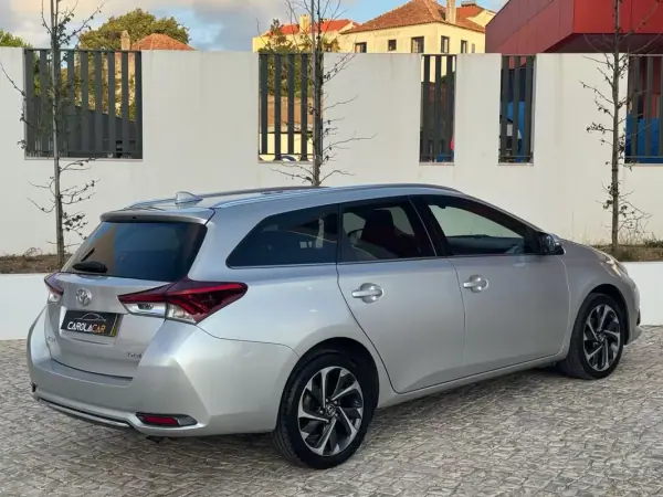 Toyota Auris Touring Sports 2016 - 13950 EUR, 98019 km - AUTO.MOTO.pt - 98019km - foto 8 de 28