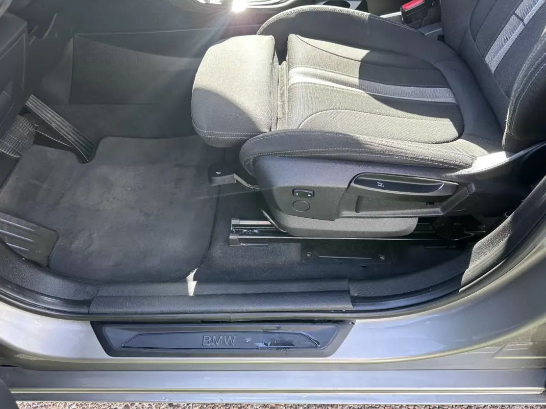 BMW 216 Gran Tourer 2015 - 14900 EUR, 180000 km - AUTO.MOTO.pt - 180000km - foto 39 de 77