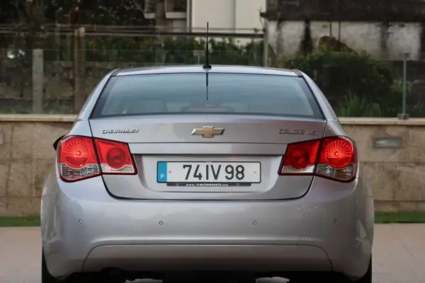 Chevrolet Cruze 2010 - 7450 EUR, 120000 km - AUTO.MOTO.pt - 120000km - foto 20 de 20