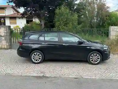 Fiat Tipo Station Wagon 2020 - 12500 EUR, 137000 km - AUTO.MOTO.pt - 137000km - foto 2 de 9