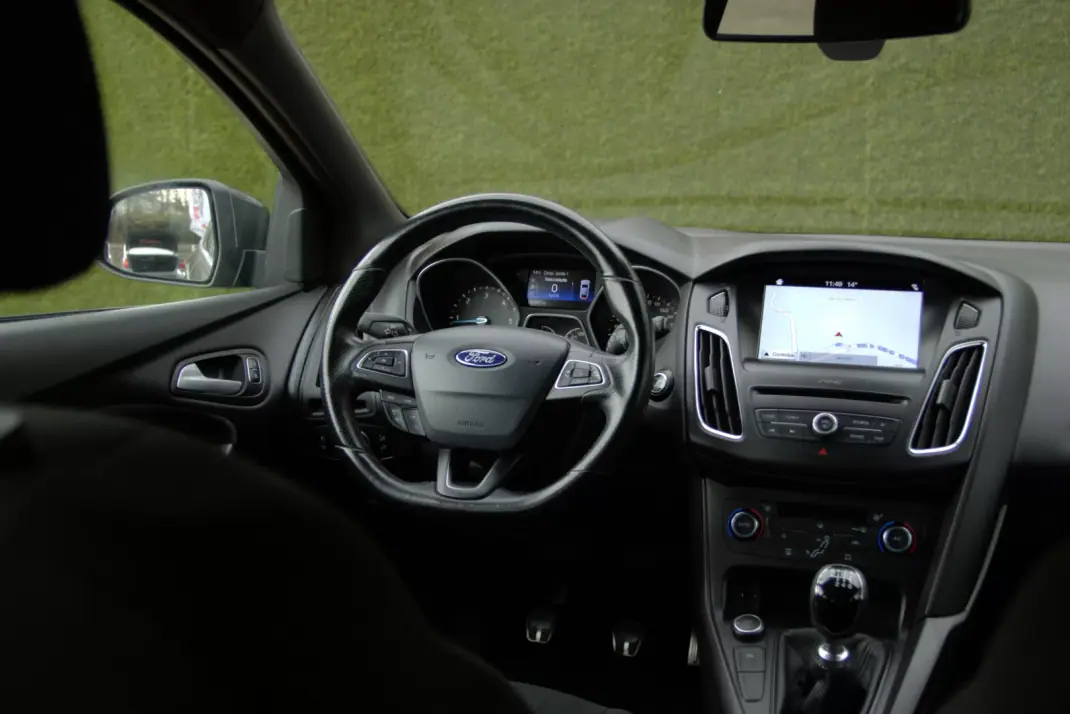 Ford Focus 2018 - 14990 EUR, 104000 km - AUTO.MOTO.pt - 104000km - foto 11 de 29