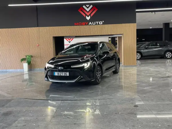 Toyota Corolla Touring Sports 2021 — photo 3 of 25