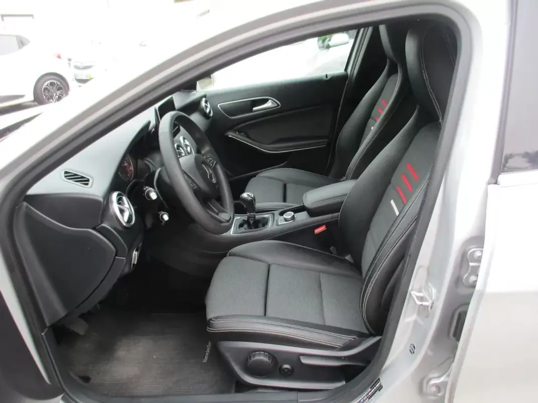 Mercedes-Benz A 180 2017 - 14990 EUR, 190000 km - 190000km - foto 20 de 26