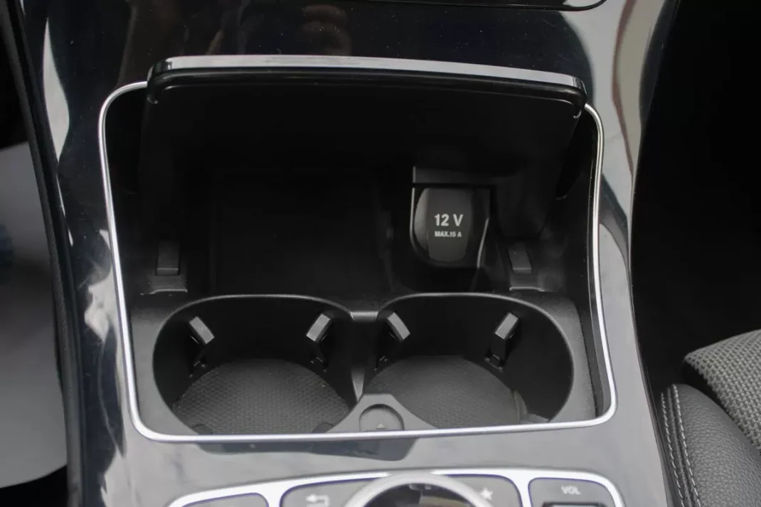 Mercedes-Benz C 220 2017 - 22750 EUR, 192000 km - AUTO.MOTO.pt - 192000km - foto 39 de 40