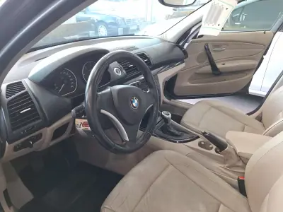 BMW 118 2008 — foto 4 de 6