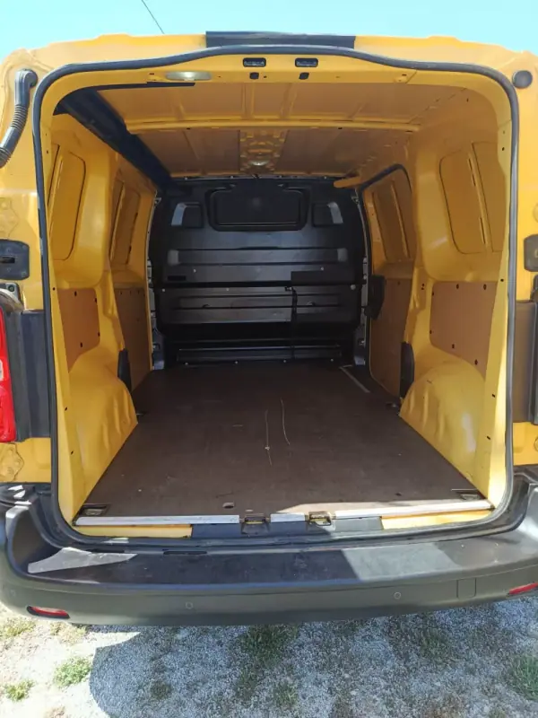 Citroën Jumpy 2018 - 10950 EUR, 218000 km - AUTO.MOTO.pt - 218000km - foto 3 de 4