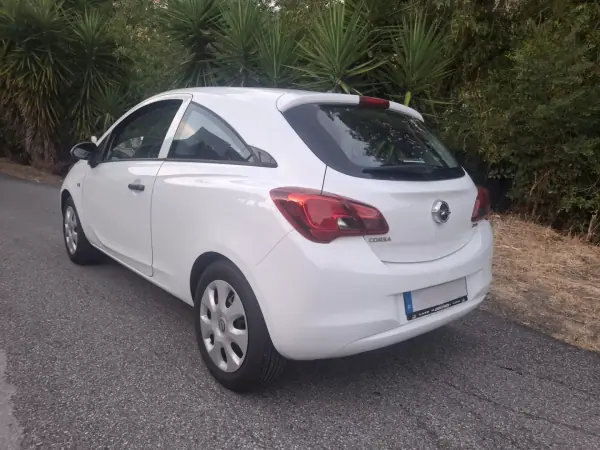 Opel Corsa 1.3 CDTI Van 2019 - 12900 EUR, 74155 km - AUTO.MOTO.pt - 74155km - foto 6 de 20