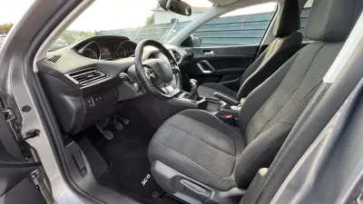 Peugeot 308 2014 — foto 6 de 10