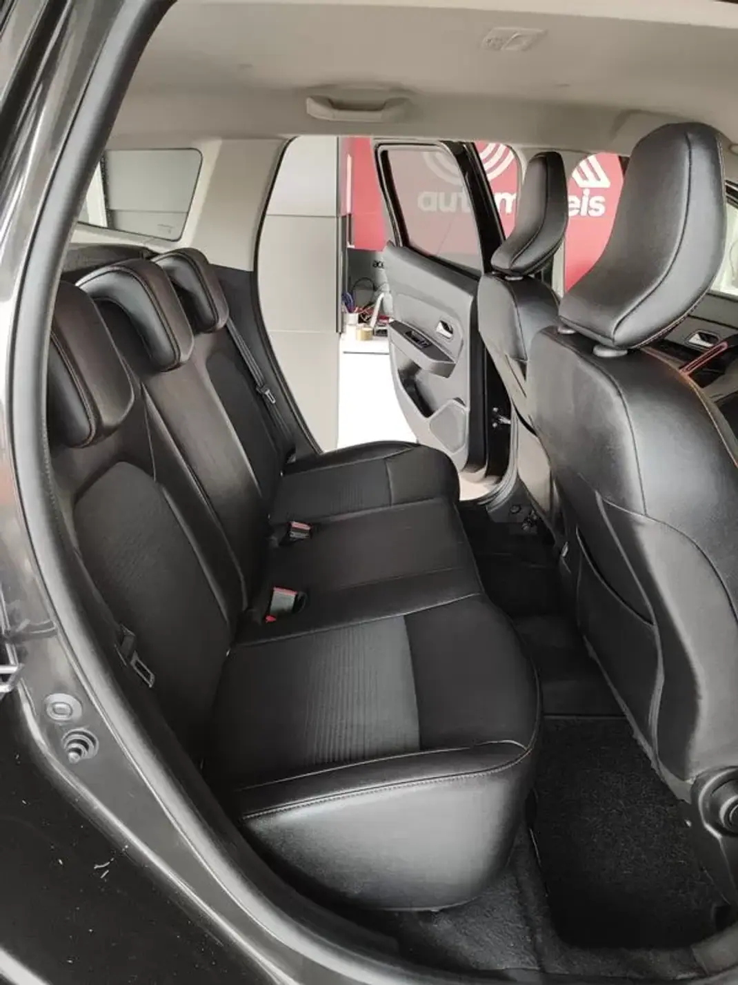 Dacia Duster 2023 - 16750 EUR, 65400 km - AUTO.MOTO.pt - 65400km - foto 17 de 35