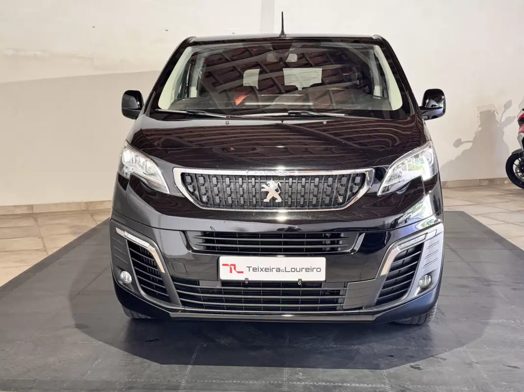 Peugeot Traveller 2022 - 29900 EUR, 103299 km - 103299km - foto 2 de 22