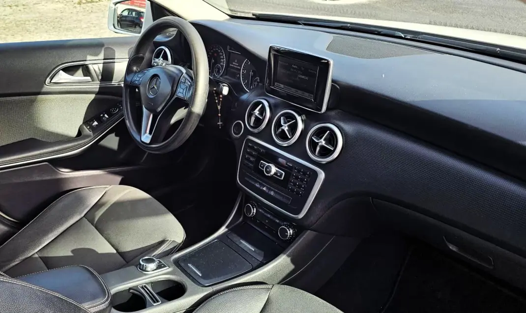 Mercedes-Benz A 160 2015 - 16500 EUR, 137000 km - AUTO.MOTO.pt - 137000km - foto 15 de 24