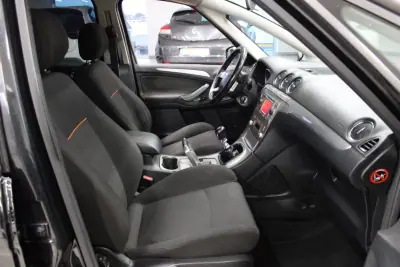 Ford S-Max 2007 - 5990 EUR, 242000 km - AUTO.MOTO.pt - 242000km - foto 6 de 14