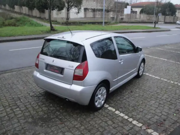 Citroën C2 2008 - 4500 EUR, 255000 km - AUTO.MOTO.pt - 255000km - foto 5 de 11