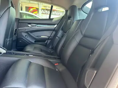 Porsche Panamera 2015 - 39900 EUR, 124815 km - AUTO.MOTO.pt - 124815km - foto 32 de 41