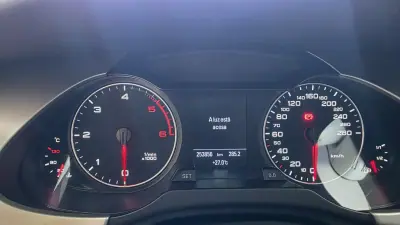 Audi A4 Avant 2010 - 9500 EUR, 253856 km - AUTO.MOTO.pt - 253856km - foto 37 de 52