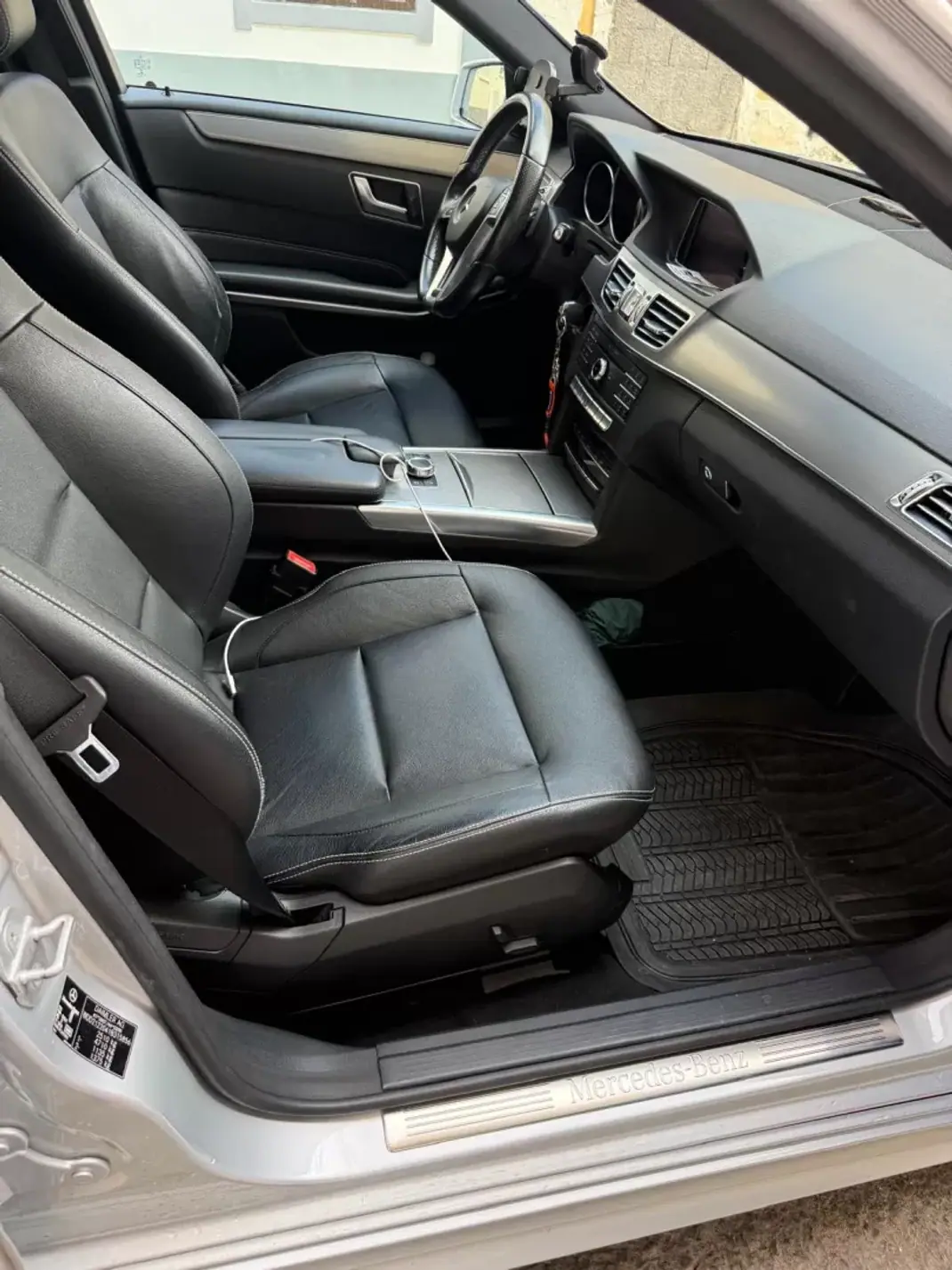 Mercedes-Benz E 250 2016 - 23000 EUR, 192000 km - AUTO.MOTO.pt - 192000km - foto 13 de 15