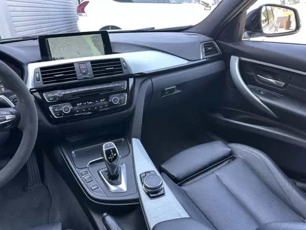 BMW 320 2016 - 21400 EUR, 220000 km - AUTO.MOTO.pt - 220000km - foto 19 de 50