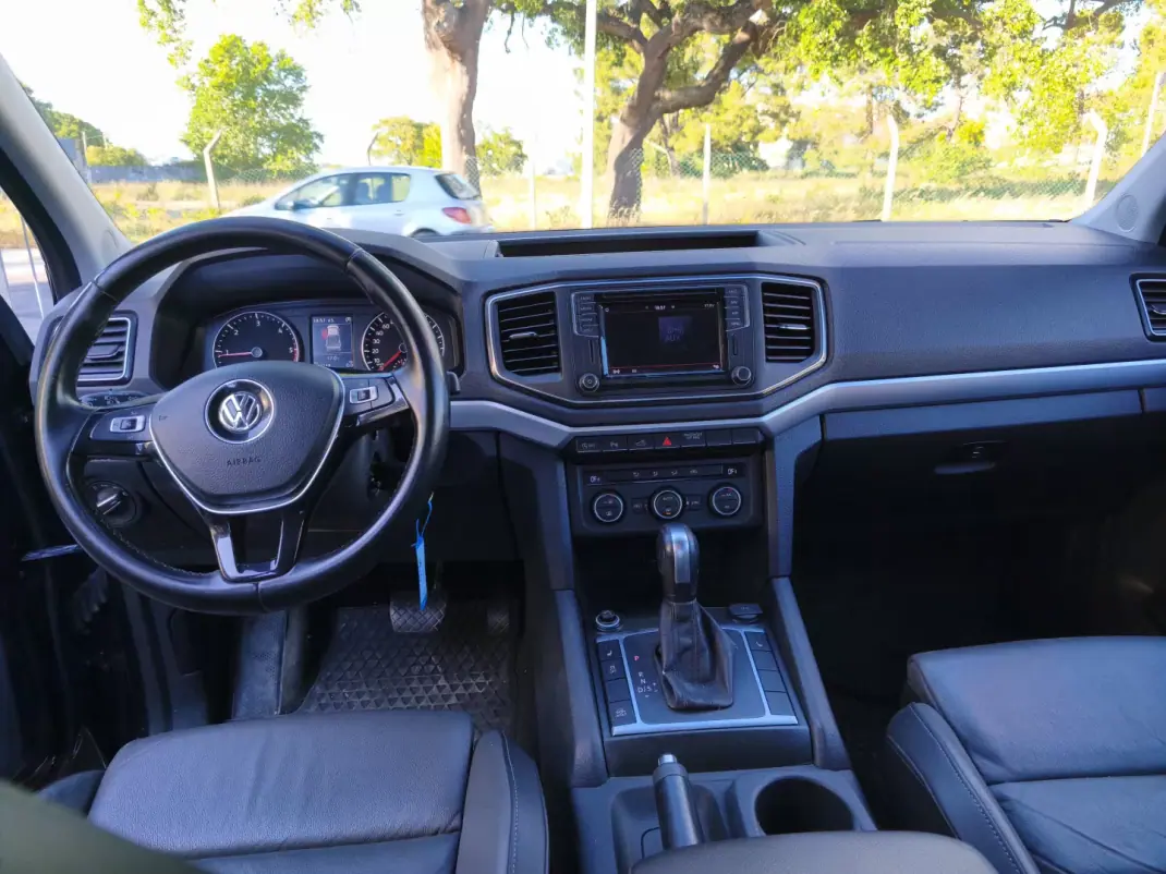 Volkswagen Amarok 2019 - 37000 EUR, 185000 km - AUTO.MOTO.pt - 185000km - foto 13 de 17