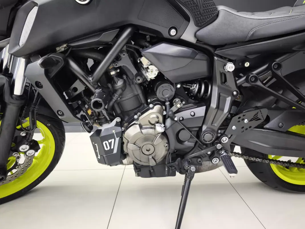 Yamaha MT 07 2018 - 6750 EUR, 21344 km - AUTO.MOTO.pt - 21344km - foto 12 de 16