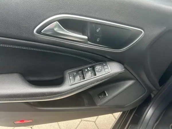 Mercedes-Benz CLA 200 2015 - 15500 EUR, 273015 km - 273015km - foto 9 de 22