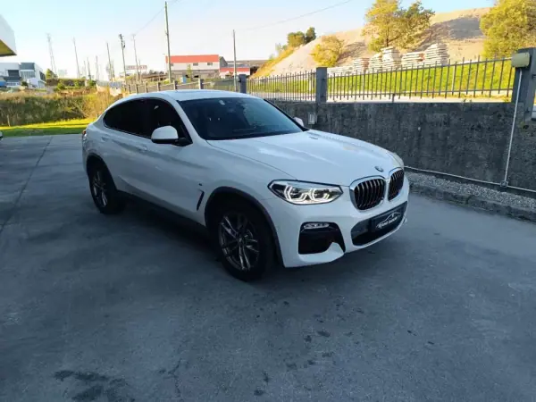 BMW X4 2018 - 49000 EUR, 90000 km - AUTO.MOTO.pt - 90000km - foto 29 de 52