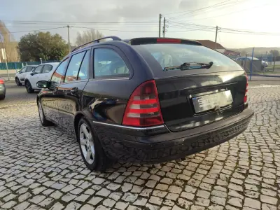Mercedes-Benz C 220 2005 - 6900 EUR, 382000 km - AUTO.MOTO.pt - 382000km - foto 7 de 19