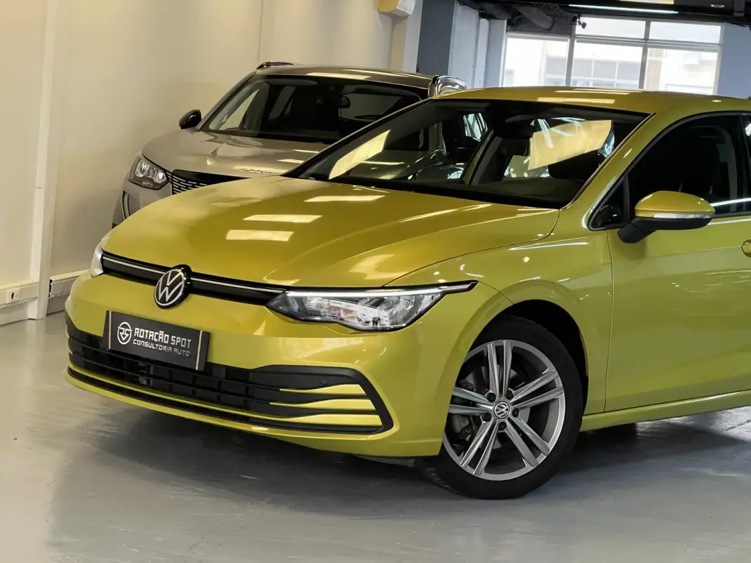 Volkswagen Golf 2021 - 16990 EUR, 50000 km - AUTO.MOTO.pt - 50000km - foto 18 de 34