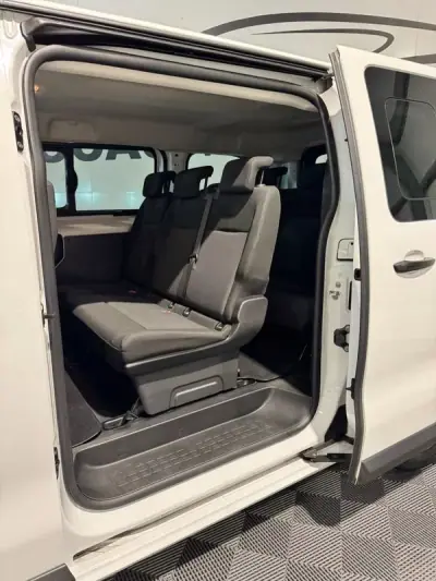 Opel Vivaro 2022 - 32900 EUR, 20415 km - 20415km - foto 28 de 50
