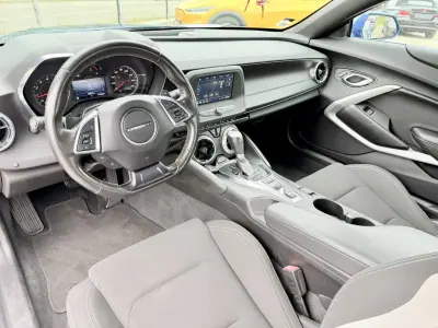 Chevrolet Camaro 2019 - 35990 EUR, 72000 km - AUTO.MOTO.pt - 72000km - foto 10 de 19